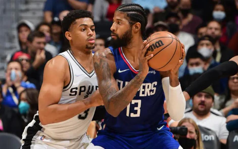  福克斯速度突破无解，国王击败爵士终结对手三连胜